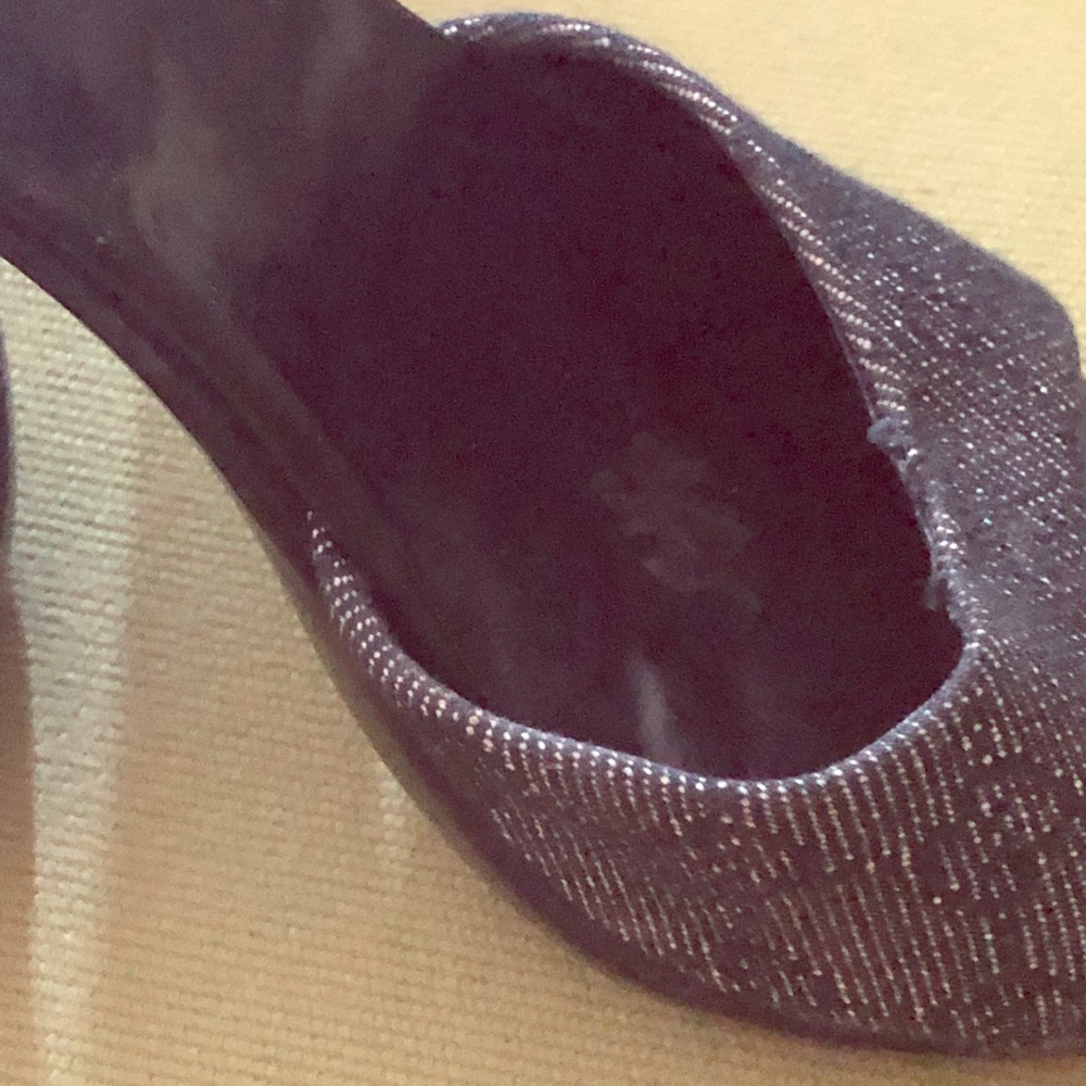 Authentic Signature Gucci Canvas Sandal